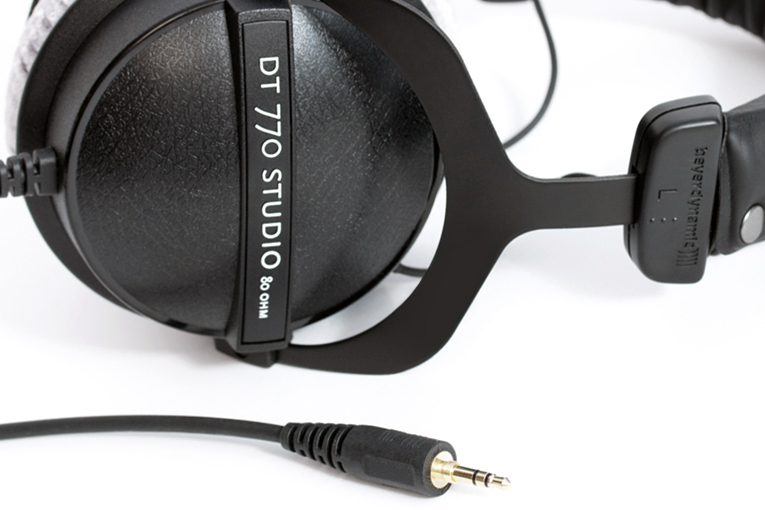 SoundStage! Solo  - Beyerdynamic DT 770 Studio  Headphones